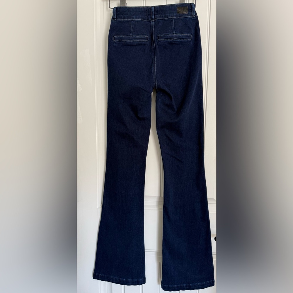 PAIGE JEANS Hr Laurel Canyon Wlt Flap Pkt
Jean Size 23 - Picture 8 of 14
